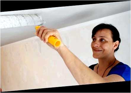 Как покрасить потолок пошагово
