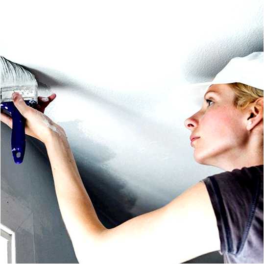 Как правильно покрасить потолок все этапы