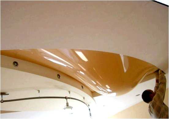 Как устранить вздутие натяжного потолка