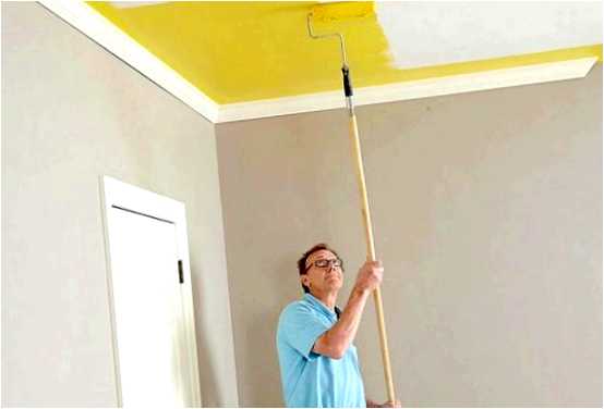 Какой краской лучше красить потолок глянцевой или матовой